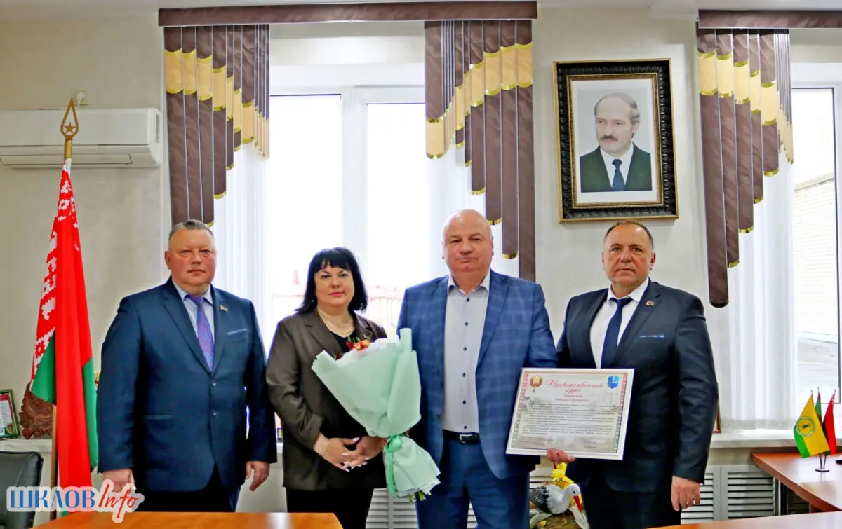 Поздравление с юбилеем принимал директор ОАО «Говяды-агро» Виталий Закордонский